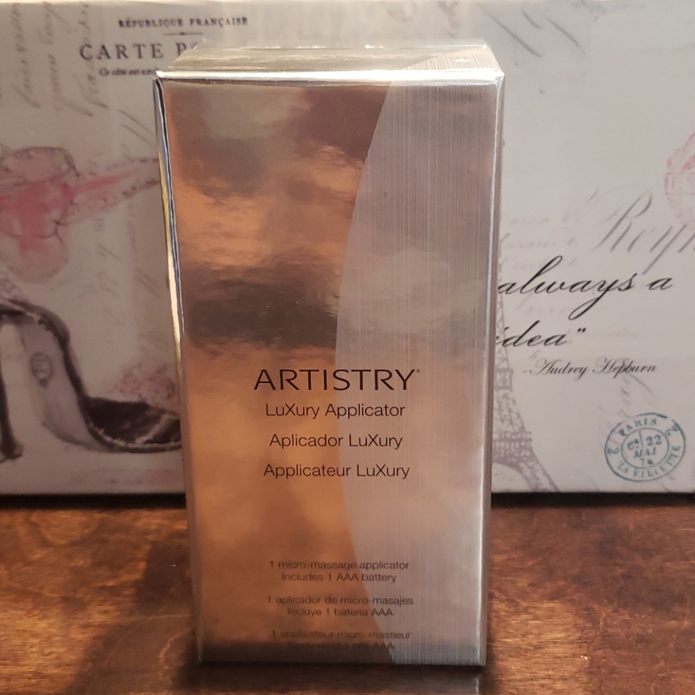Artistry Luxury Applicator